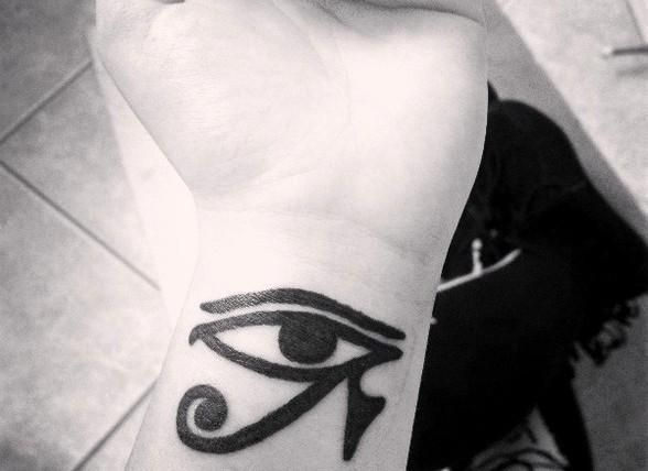 Tatuaje ojo de Horus